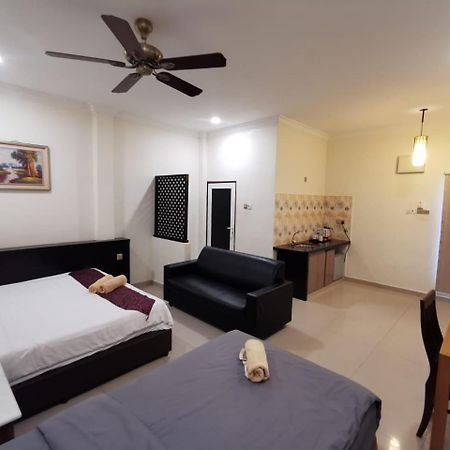 Adina Drive-In Motel Cenang - Managed By Shell Out Resort Pantai Cenang  Exterior foto
