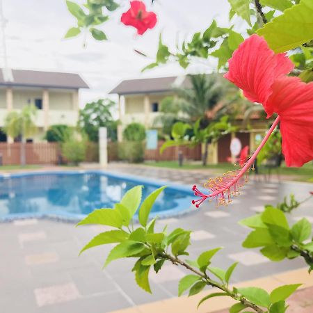 Adina Drive-In Motel Cenang - Managed By Shell Out Resort Pantai Cenang  Exterior foto