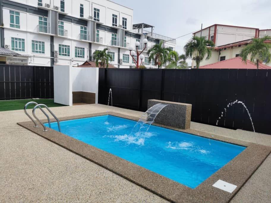 Adina Drive-In Motel Cenang - Managed By Shell Out Resort Pantai Cenang  Exterior foto